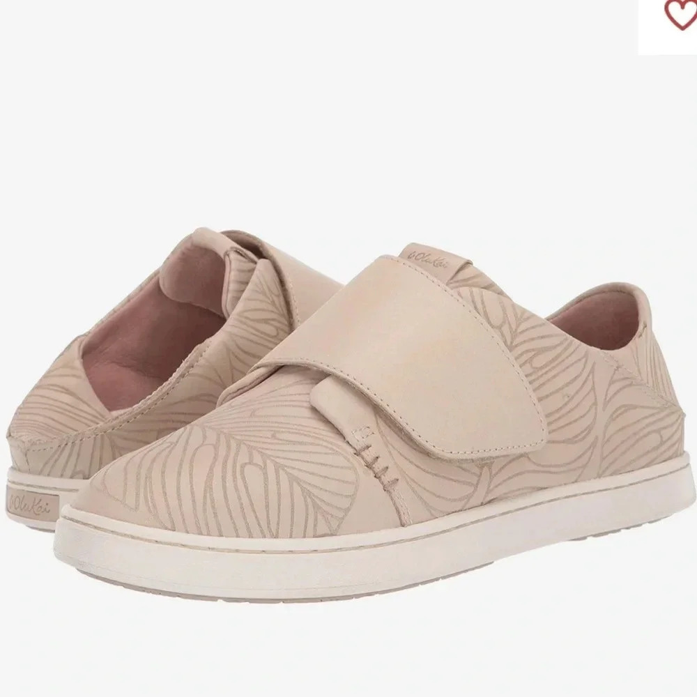 . OluKai Pehuea Loupili Black Monstera/Off White Hook & Loop Sneakers Wm…
